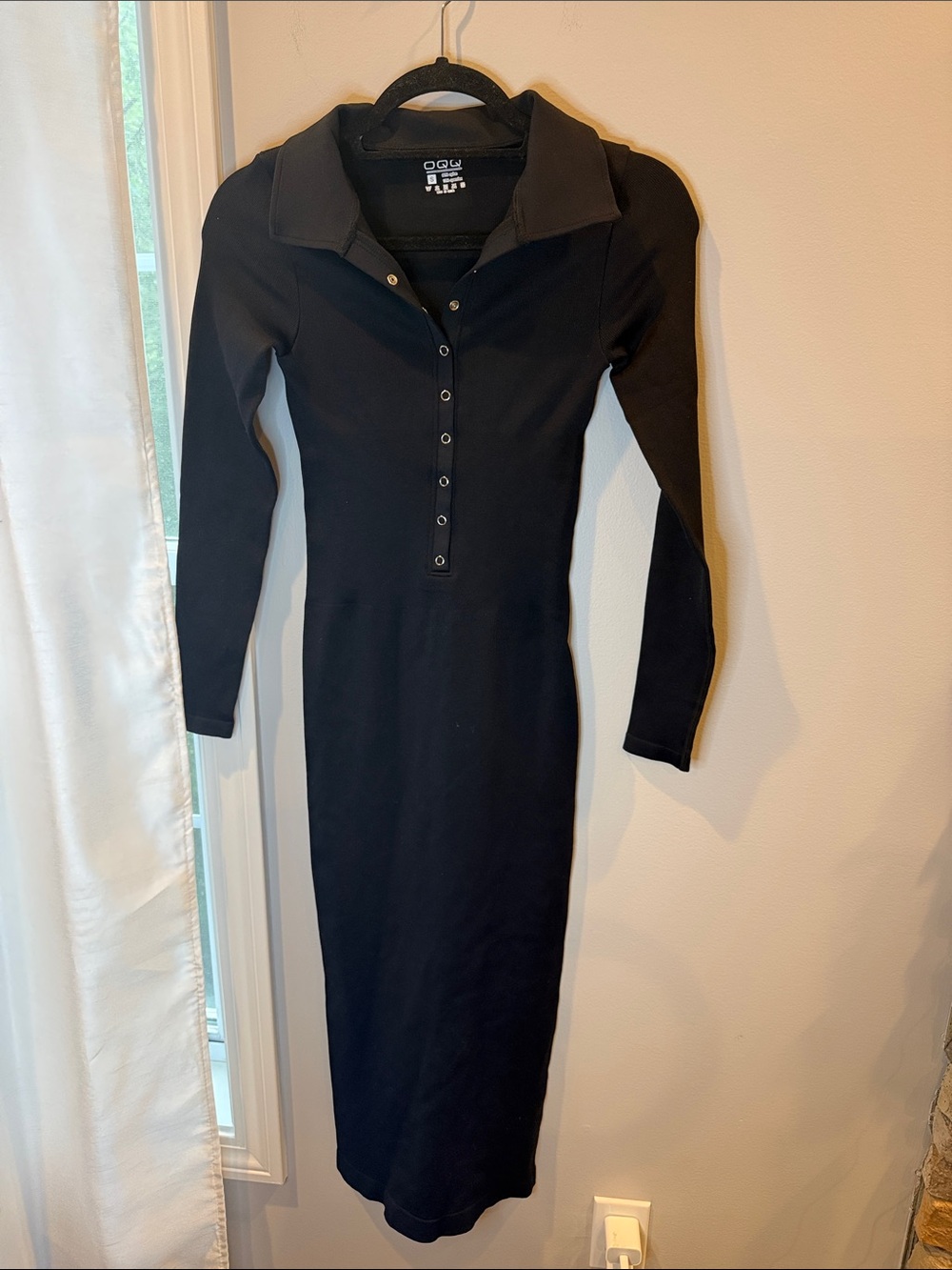 OQQ size small woman’s  Black Long-Sleeve Button Polo Midi Dress / maxi NWOT